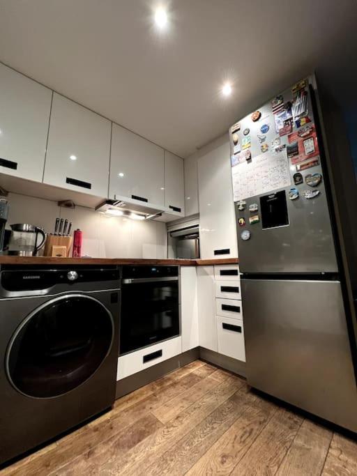 Luxury Artistic 2 Bedroom W/Balcony-Great Location Central London Ngoại thất bức ảnh